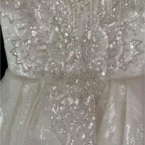 White Sequin First Communion Girls size 7/8 Long sleeve Gown